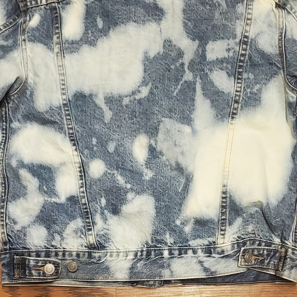 Unveil Bleach Washed Jean Jacket - Picture 6 of 16